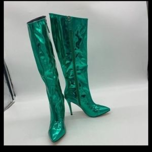 Women's boots size 9